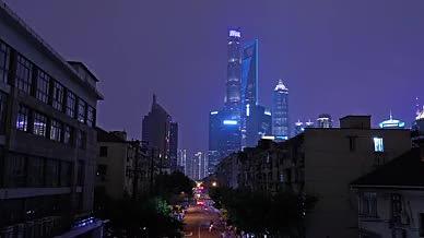 实拍上海交通夜景空镜视频的预览图